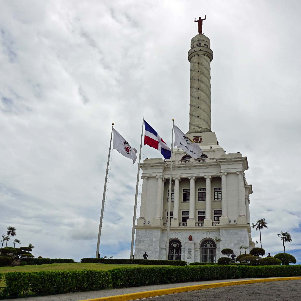 Santiago y Aeropuerto STI Rent a Car Economy Rent a Car